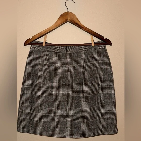Bagatelle Collection size small brown plaid print skirt - Picture 2 of 3